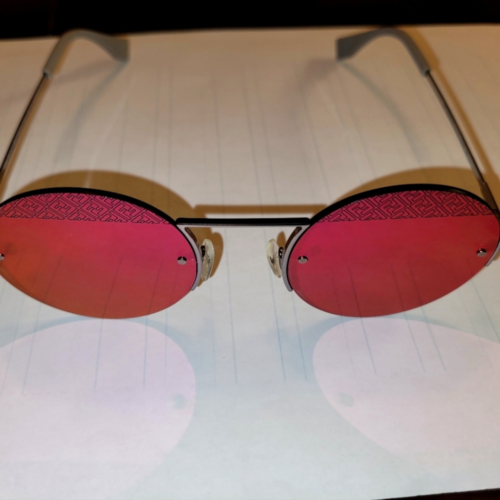 Fendi Womens sunglasses